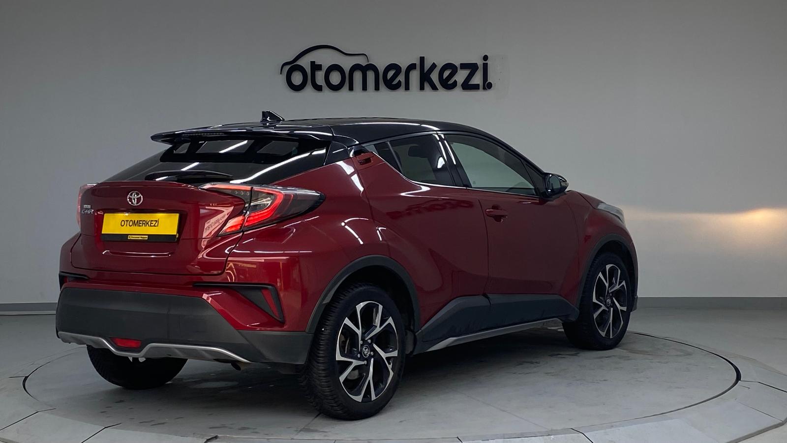 TOYOTA C-HR 28
